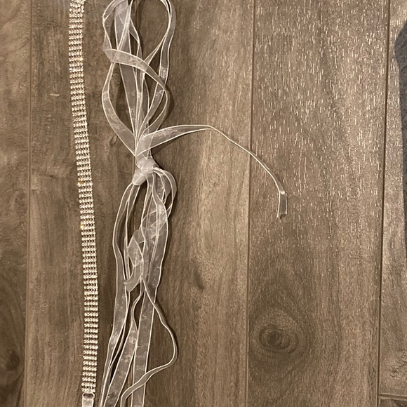 Bejeweled waist chain with tulle straps - Picture 2 of 2